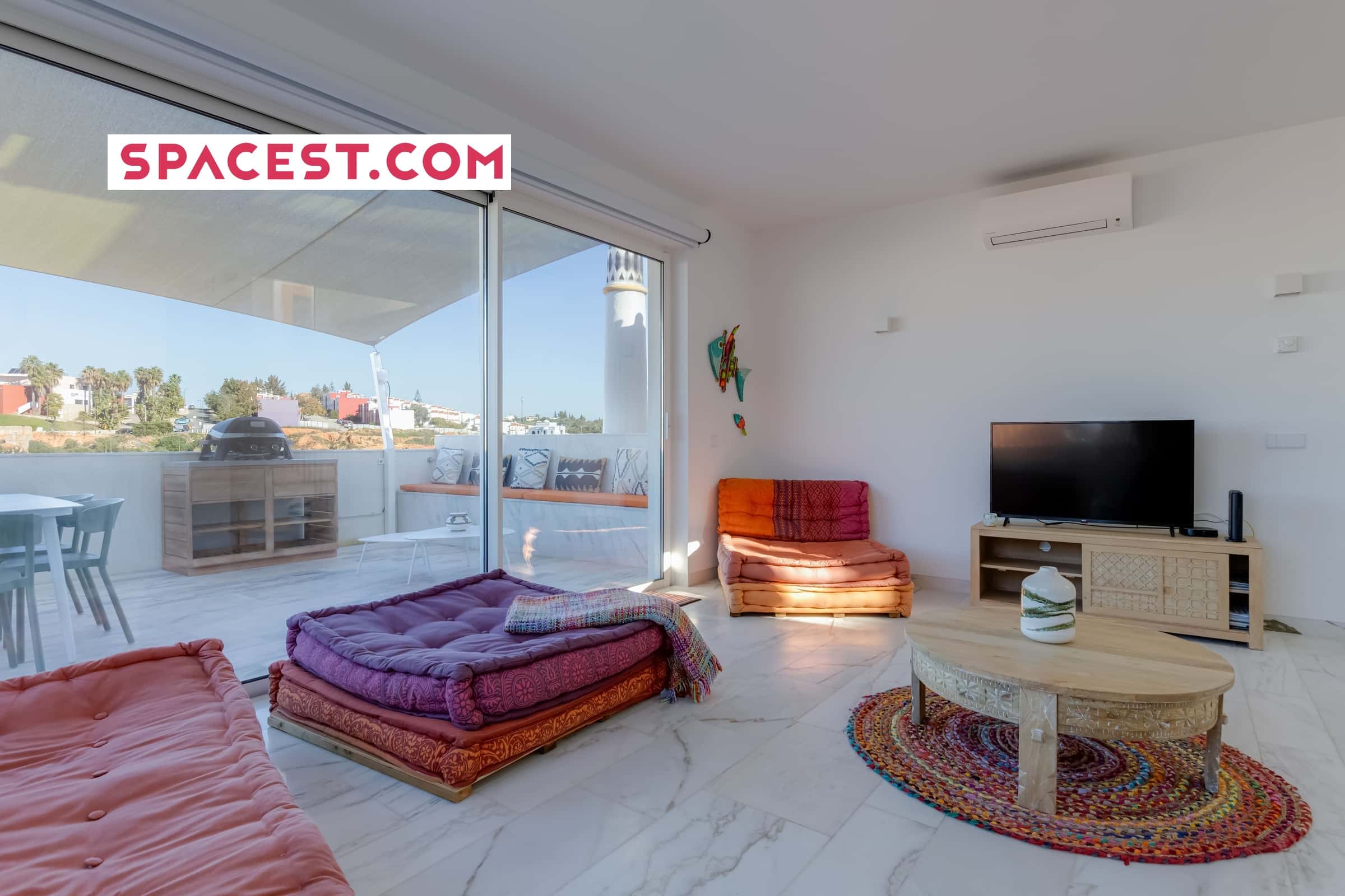 Charming House In Ferragudo, Algarve (Only Available From October To June) - 1
