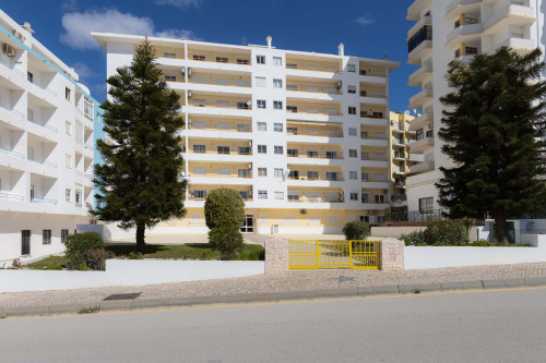 Modern Apartment in Armação de Pêra, Algarve (Only Available from October to June)