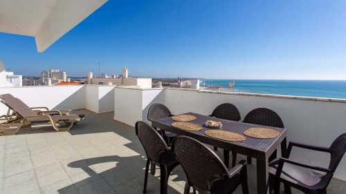 Beach View 2 BDR Apartment W/Balcony - Gallery - 30
