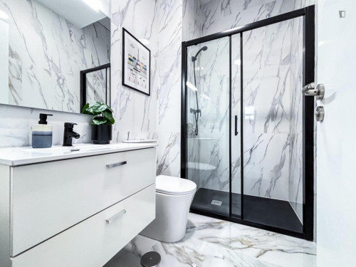 Snug double bedroom close to the Univerity of Alicante