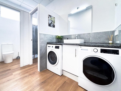 Snug double bedroom close to the Univerity of Alicante