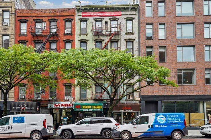  #400: East Village - Studio (Queen)  -  #400: East Village  - Gallery -  12