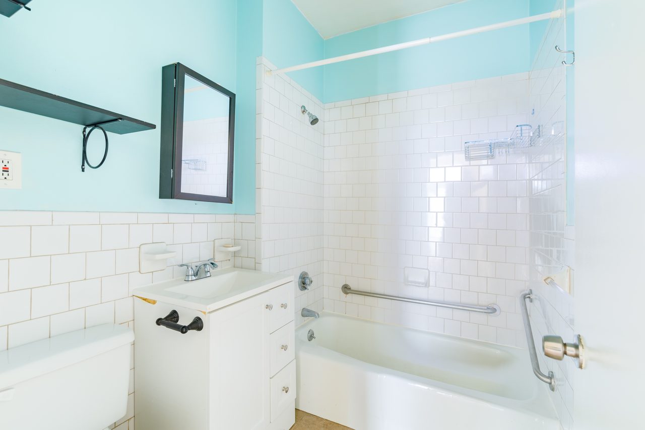  #1222: JFK/UMass - Queen Bedroom B  -  #1222: JFK/UMass  - Gallery -  13