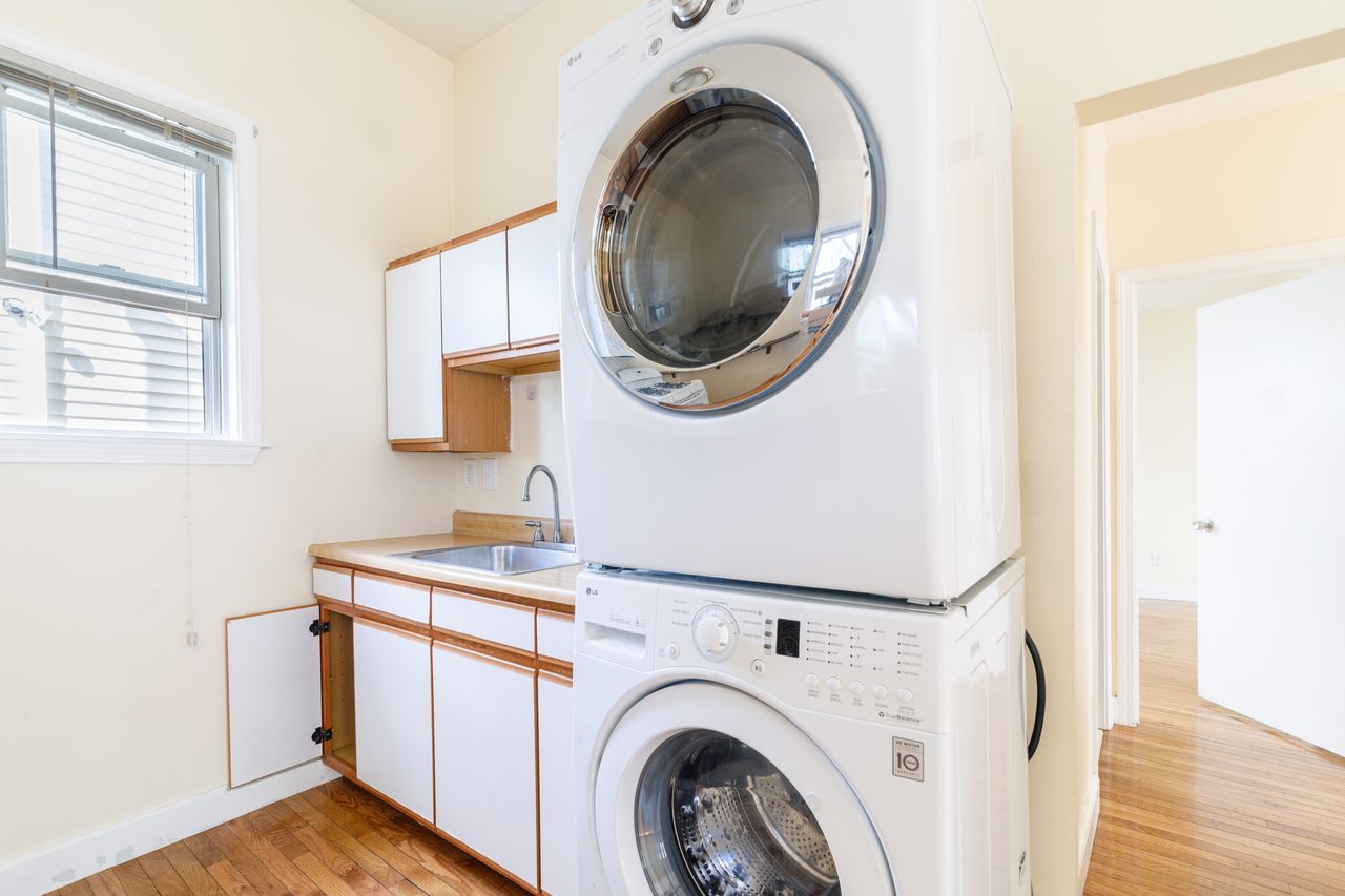  #1222: JFK/UMass - Queen Bedroom B  -  #1222: JFK/UMass  - Gallery -  12