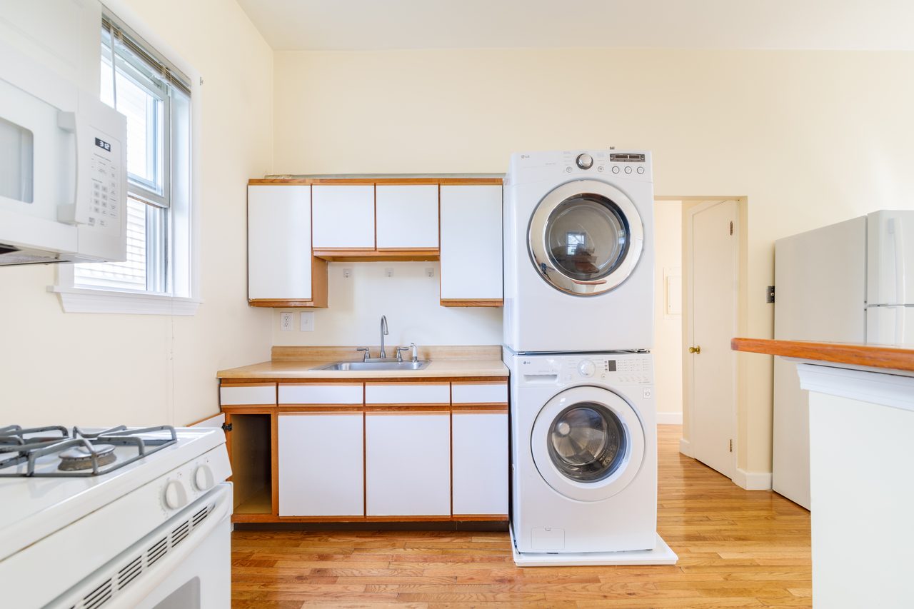  #1222: JFK/UMass - Queen Bedroom B  -  #1222: JFK/UMass  - Gallery -  15