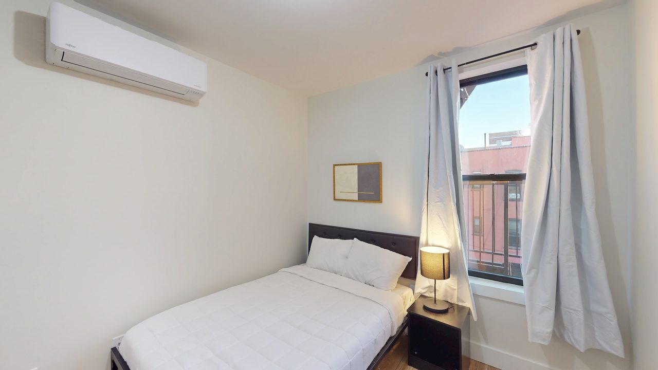 #1833: Crown Heights - Full Bedroom B - 2