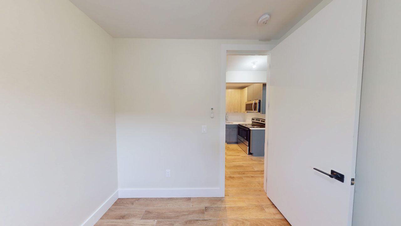 #1833: Crown Heights - Full Bedroom A - 11
