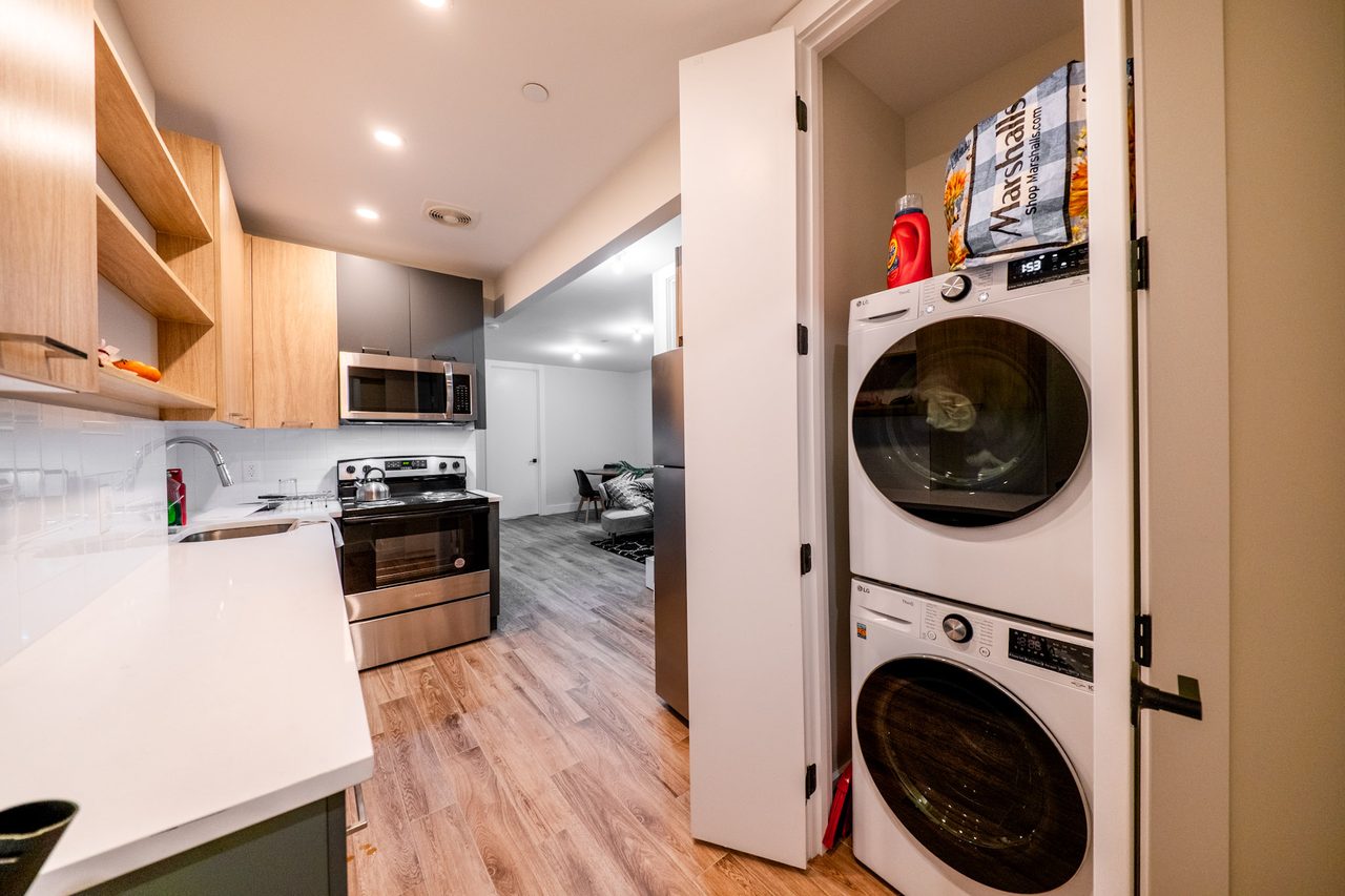 #1833: Crown Heights - Full Bedroom A - 4