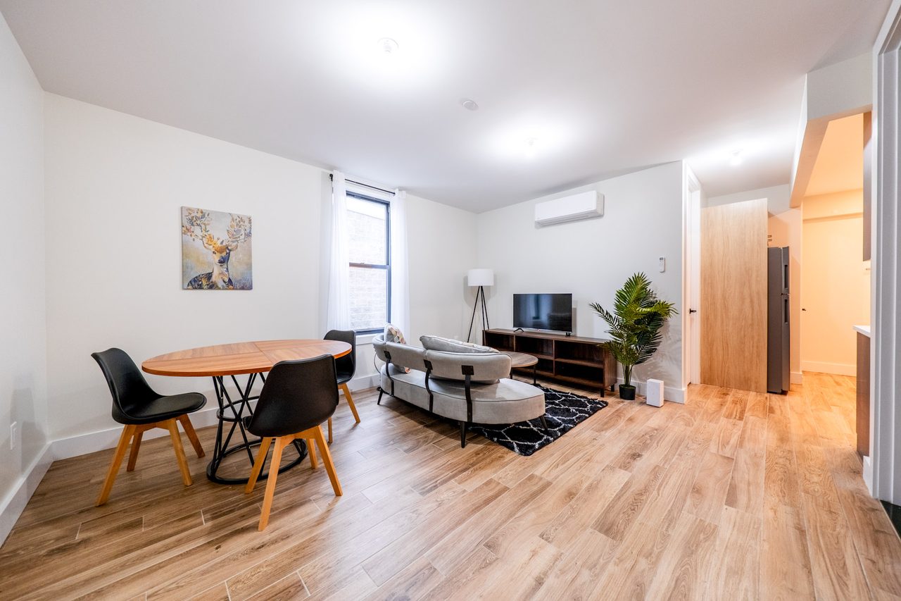 #1833: Crown Heights - Full Bedroom C/w Private Bath - 6