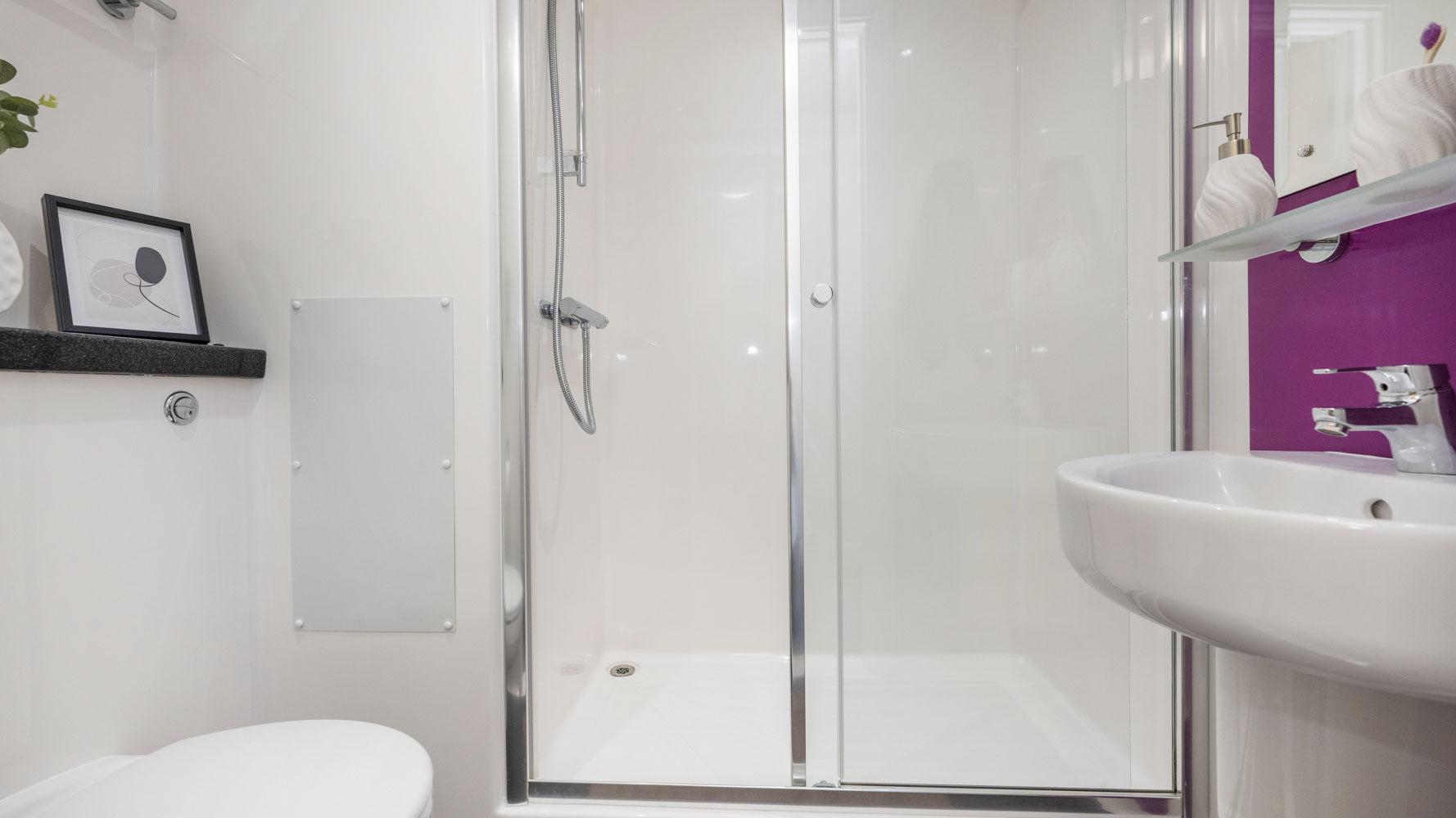  Premium En-Suite With Wet Room  -  Riverside House  - Gallery -  2