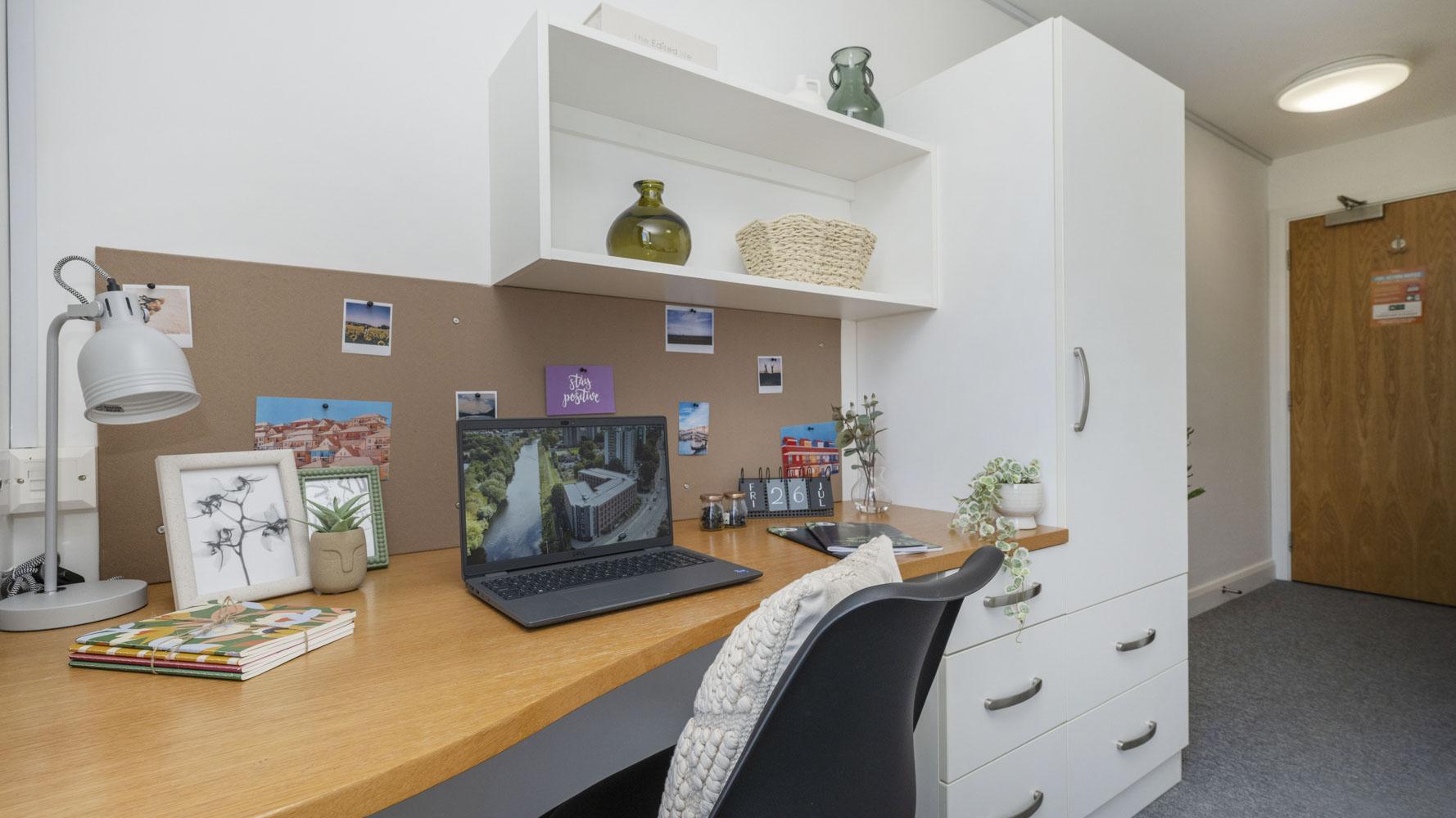  Premium En-Suite  -  Riverside House  - Gallery -  10