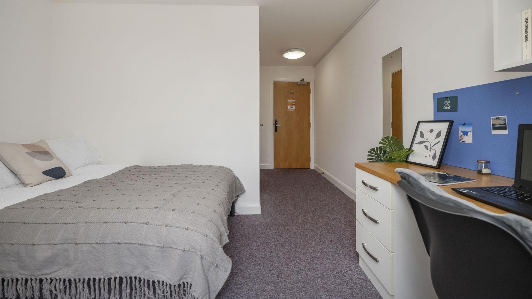  Premium En-Suite With View  -  Riverside House  - Gallery -  7