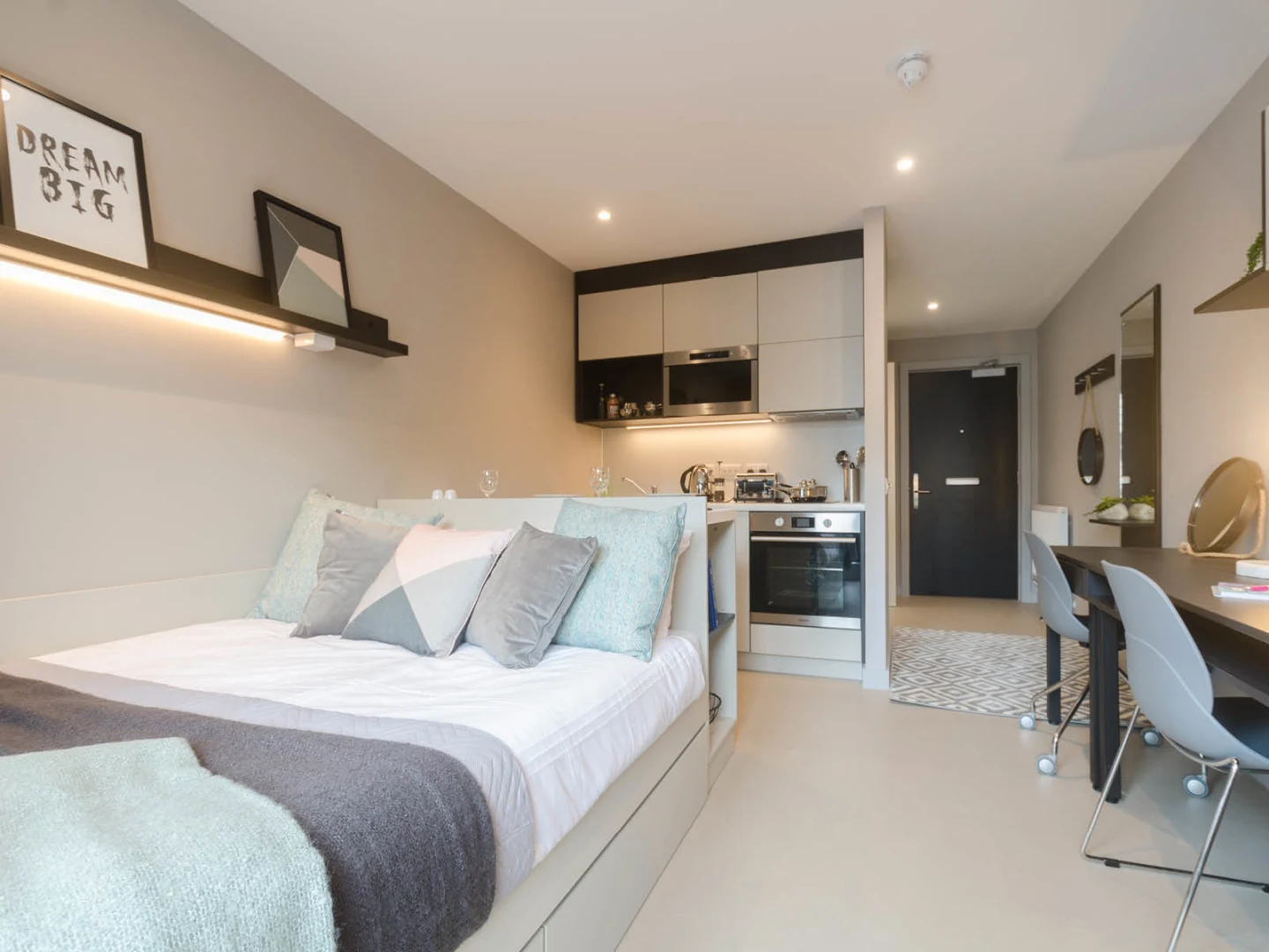 Bronze Studio - Potterrow - Gallery - 1