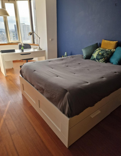 Double bedroom in 4-bedroom apartment