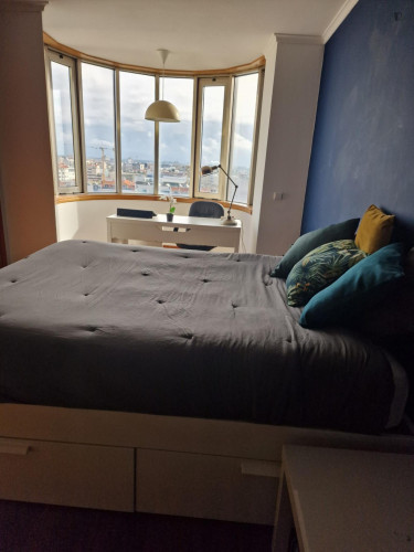 Double bedroom in 4-bedroom apartment