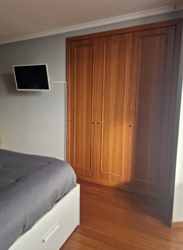 Double bedroom in 4-bedroom apartment