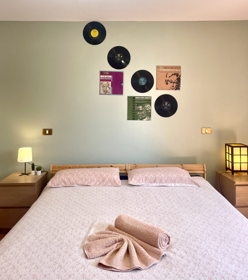 Room 4 - 12