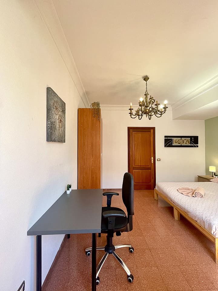 Room 4 - 24