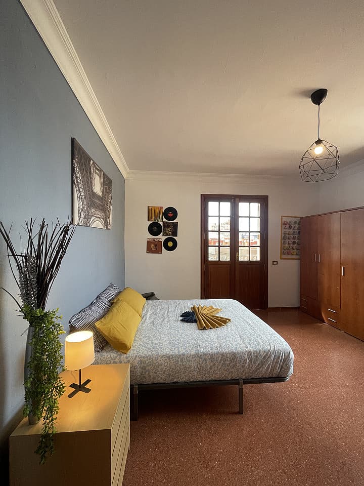 Room 5 - 25