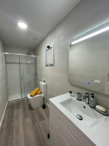 Vibrant Coliving Space for Digital Nomads in Authentic La Isleta