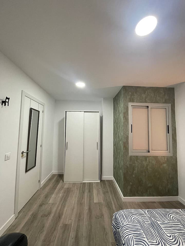 Private Room 1 - 13