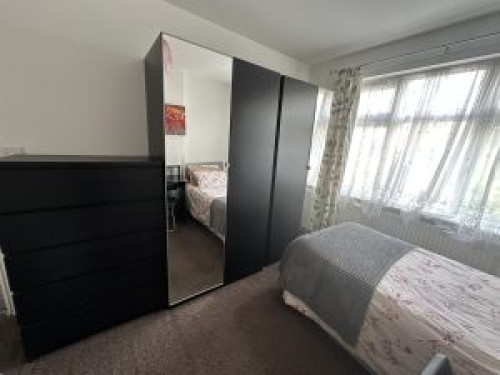 Hosts - London - Gallery - 6