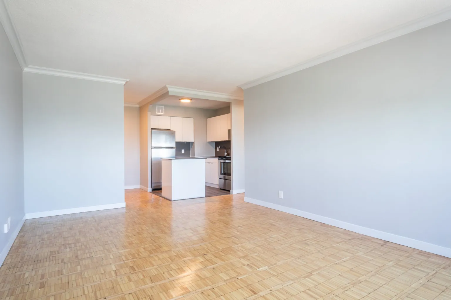  2 Bedrooms  -  Toronto - Private let  - Gallery -  11