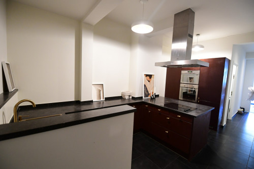 Stylish Urban Retreat: Spacious 3-Bedroom Apartment with Garden in Vibrant Neighborhood  - Gallery -  4