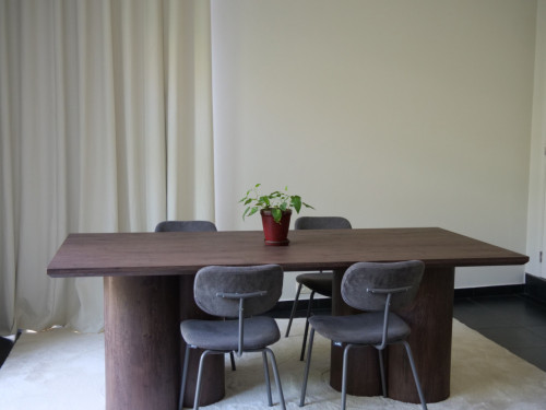 Stylish Urban Retreat: Spacious 3-Bedroom Apartment with Garden in Vibrant Neighborhood