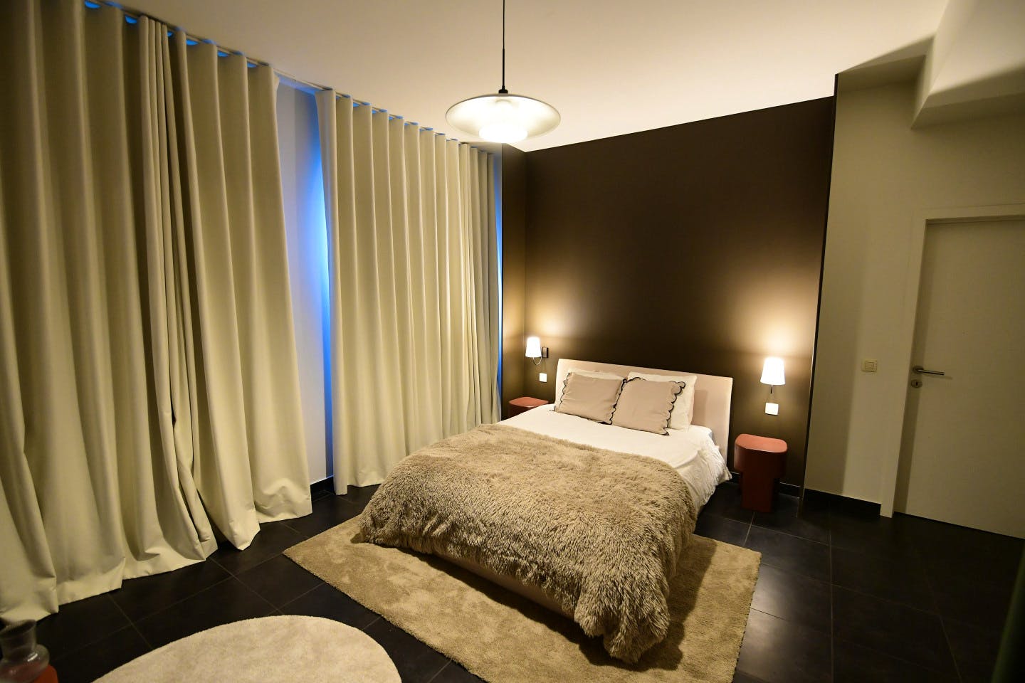  Groundfloor Apartment - Room 2  -  Stylish Urban Retreat: Spacious 3-Bedroom Apartment with Garden in Vibrant Neighborhood  - Gallery -  19