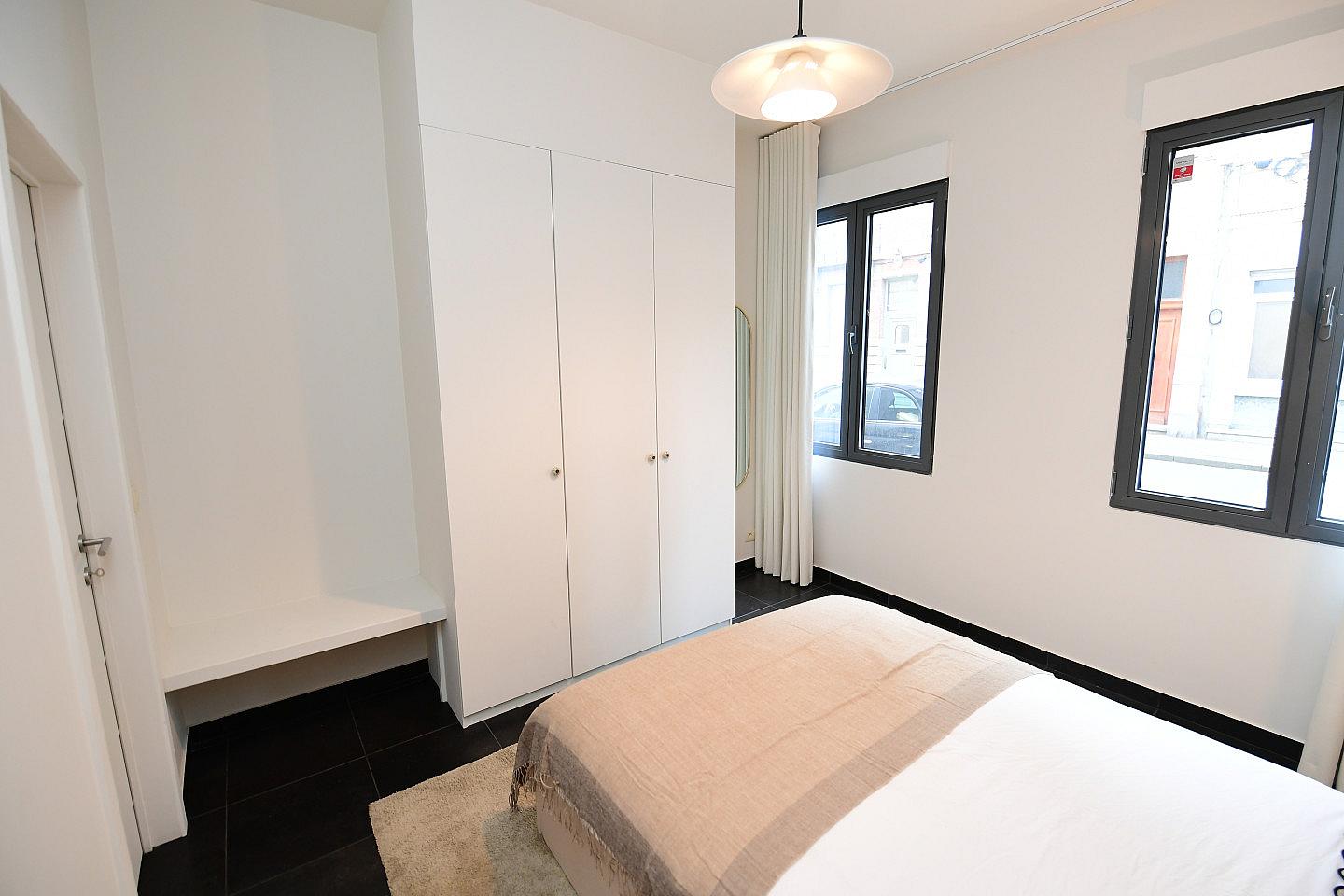  Groundfloor Apartment - Room 2  -  Stylish Urban Retreat: Spacious 3-Bedroom Apartment with Garden in Vibrant Neighborhood  - Gallery -  6