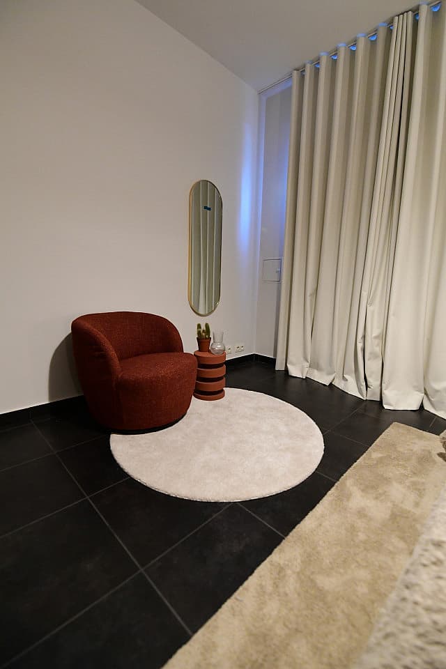  Apartment 8 - Room 1  -  Stylish Urban Retreat: Spacious 3-Bedroom Apartment with Garden in Vibrant Neighborhood  - Gallery -  10