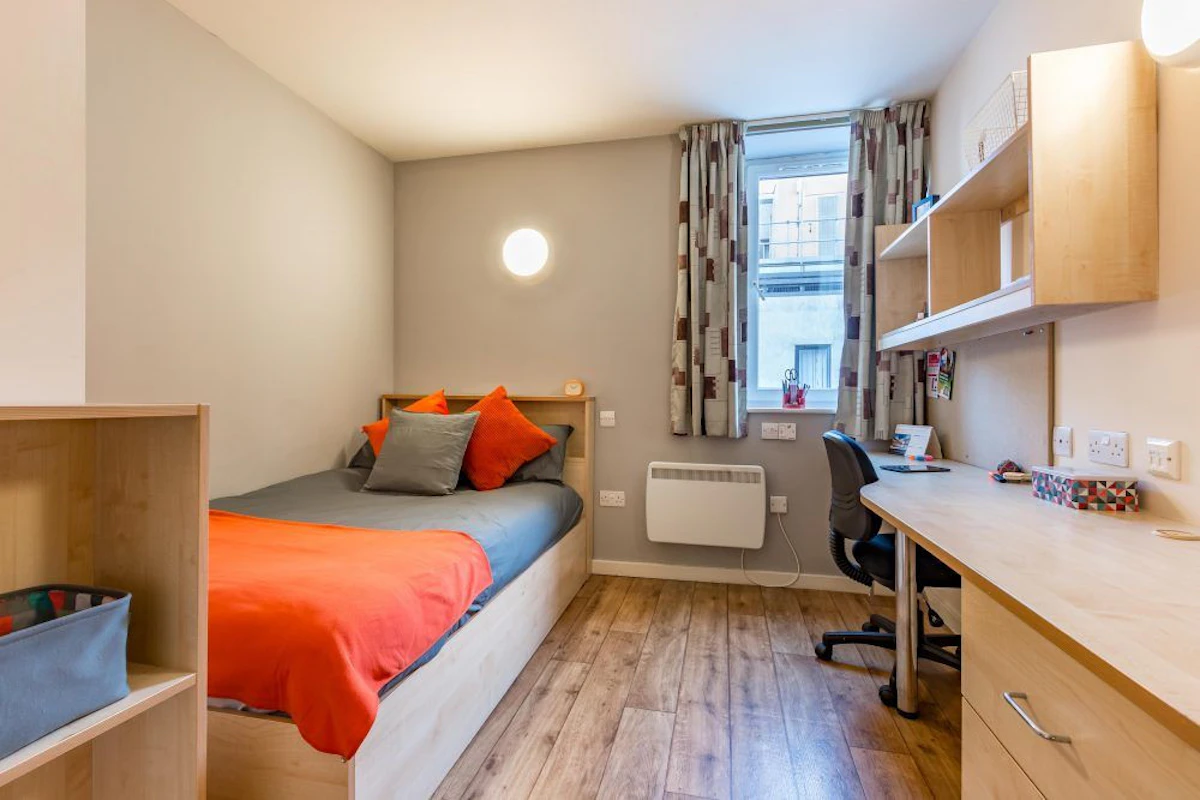 Classic 3 Bed En-Suite - Chambers 51 - Gallery - 1