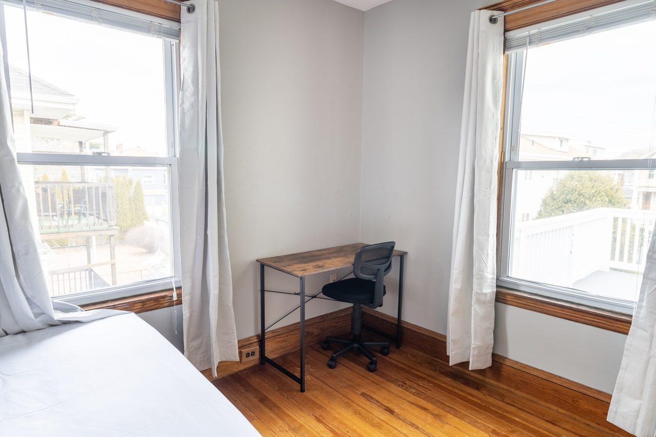 #1834: Medford - Queen Bedroom A - 16