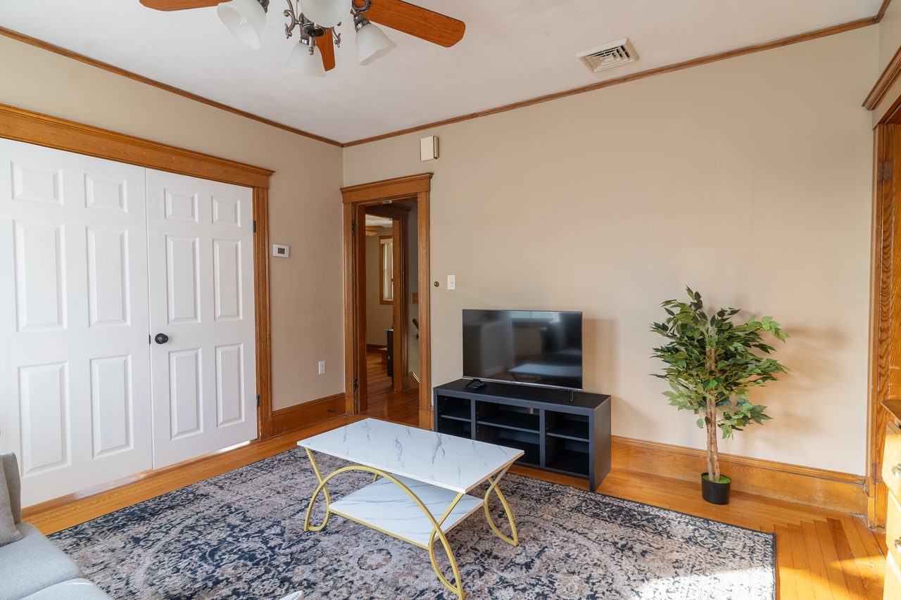 #1834: Medford - Queen Bedroom A - 11