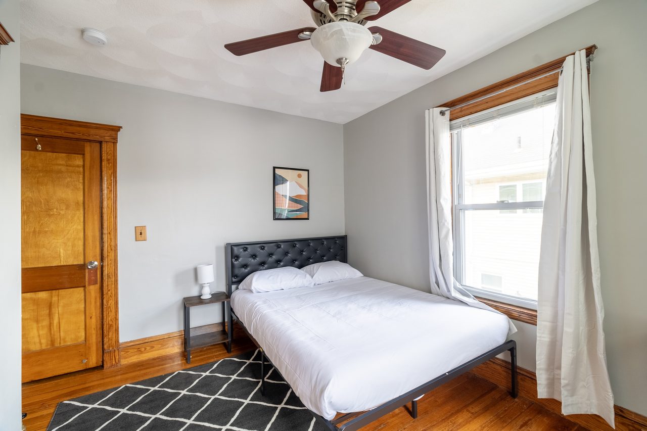 #1834: Medford - Queen Bedroom A - 18