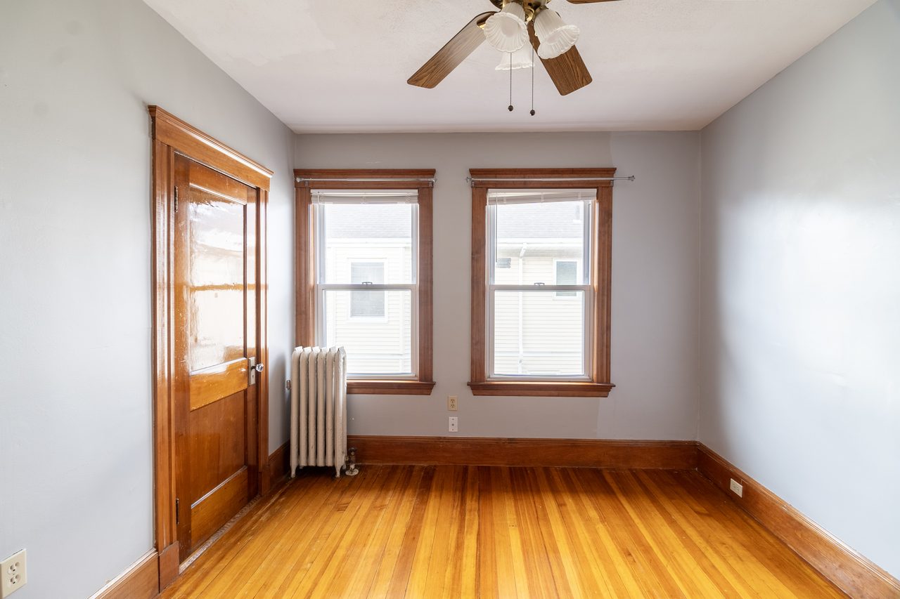 #1834: Medford - Queen Bedroom B - 16