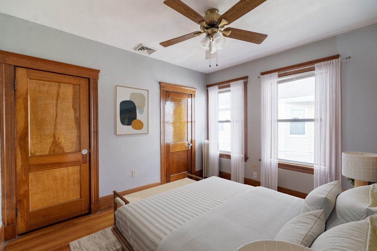 #1834: Medford - Queen Bedroom B - 18