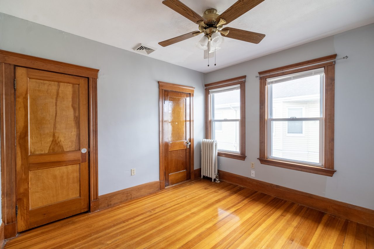 #1834: Medford - Queen Bedroom B - 17