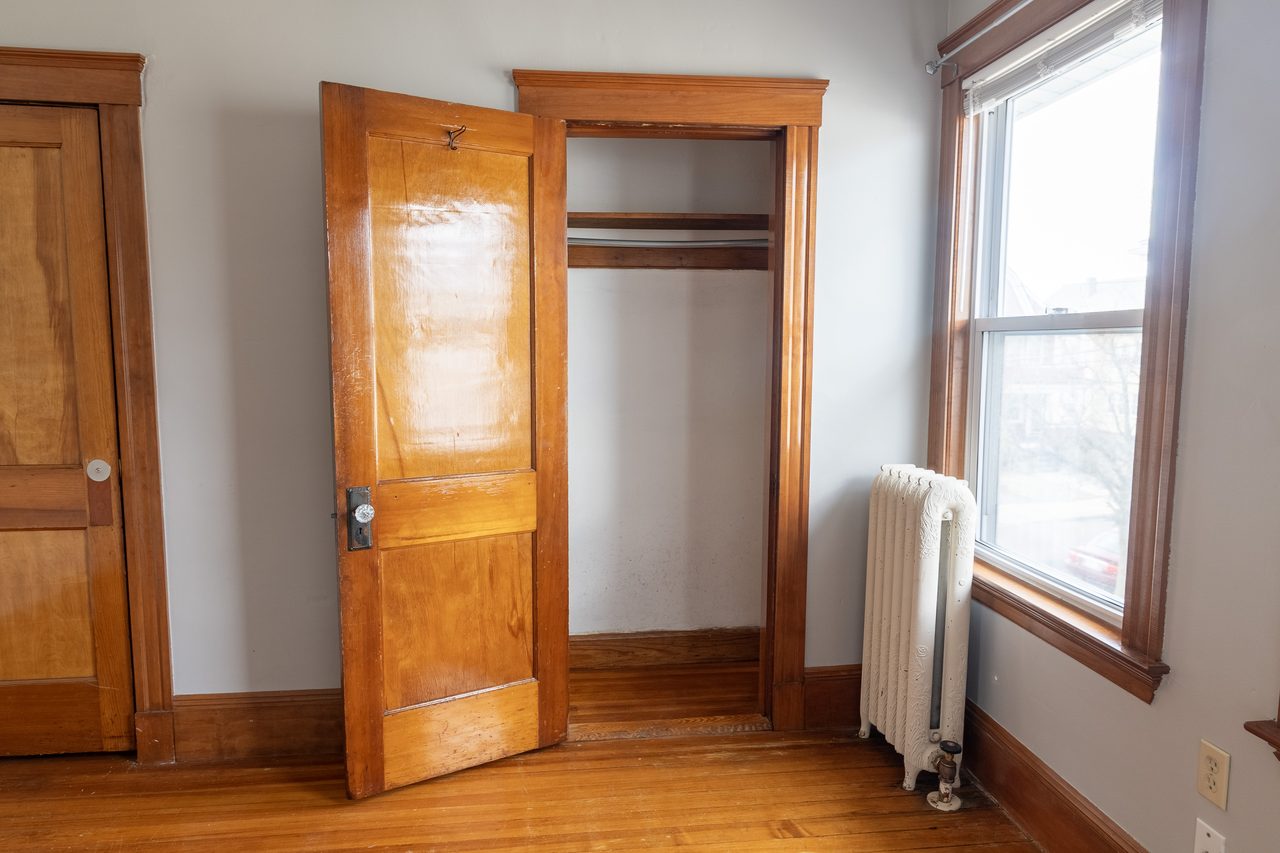 #1834: Medford - Queen Bedroom B - 15