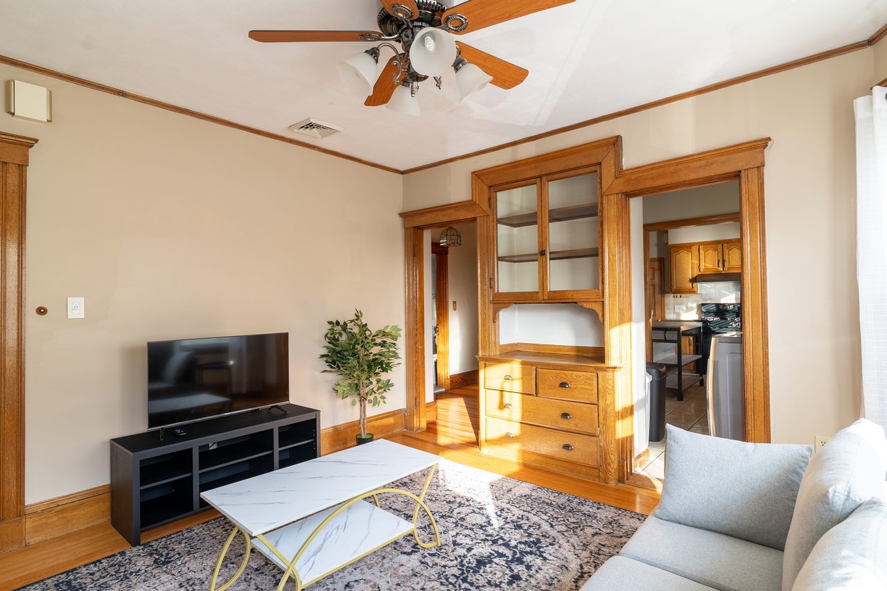 #1834: Medford - Queen Bedroom C - 11