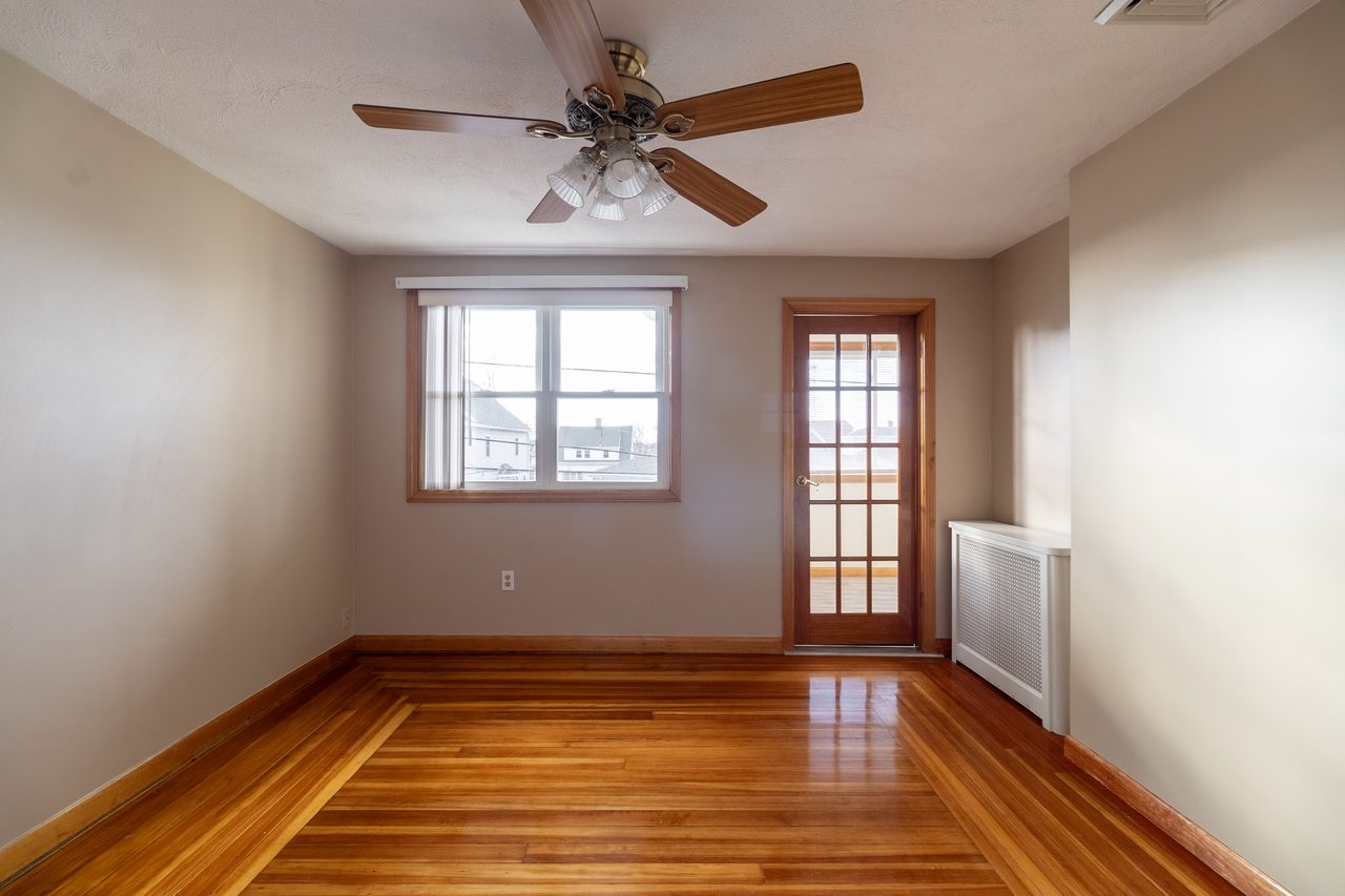 #1834: Medford - Queen Bedroom C - 16
