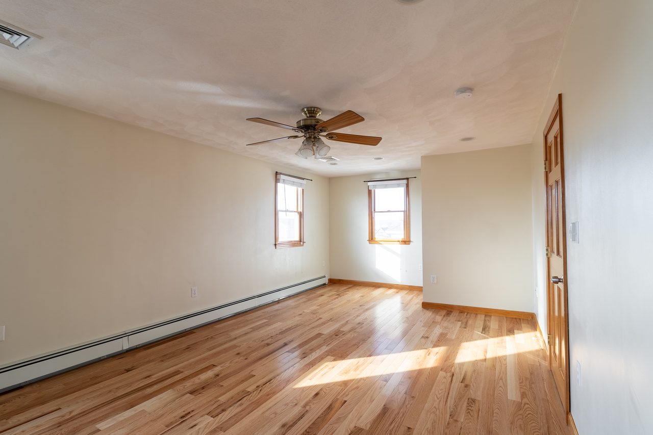 #1834: Medford - Queen Bedroom D - 18