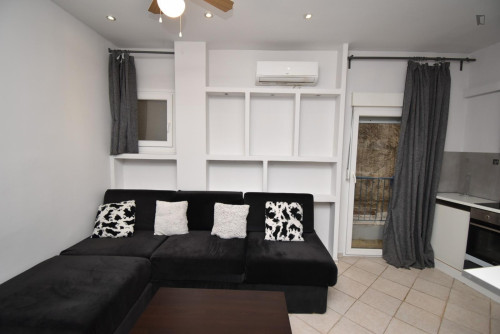 RENOVATED 1BR CITY CENTER - Gallery - 7