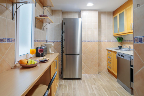 Bedroom for rent in Valdes 6, Alicante - Gallery - 5