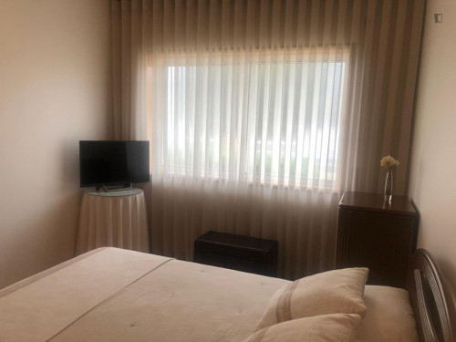 Double bedroom, with private bathroom, in 4-bedroom apartment