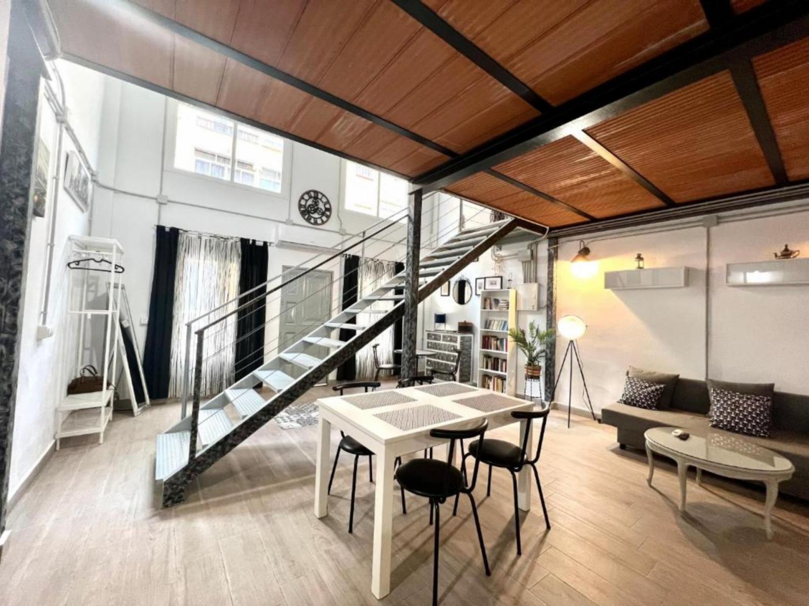 Cool 2-Bedroom Duplex Flat In Huelin - Cool 2-bedroom duplex flat in Huelin - Gallery - 1
