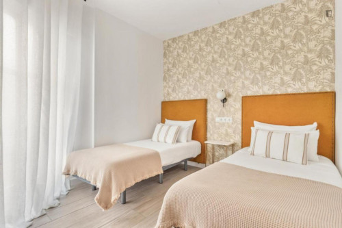 Colourful 2-bedroom apartment in Cristo de la Epidemia
