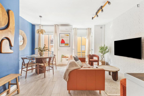 Colourful 2-bedroom apartment in Cristo de la Epidemia