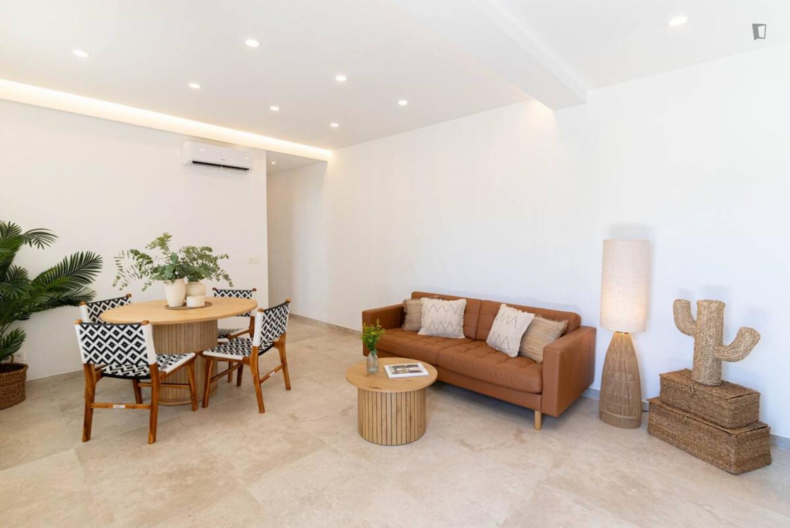  Fantastic 2-Bedroom Flat On The Beachfront In Chilches  -  Fantastic 2-bedroom flat on the beachfront in Chilches  - Gallery -  1